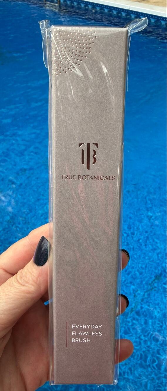 True Botanicals Everyday Flawless Brush New Sealed